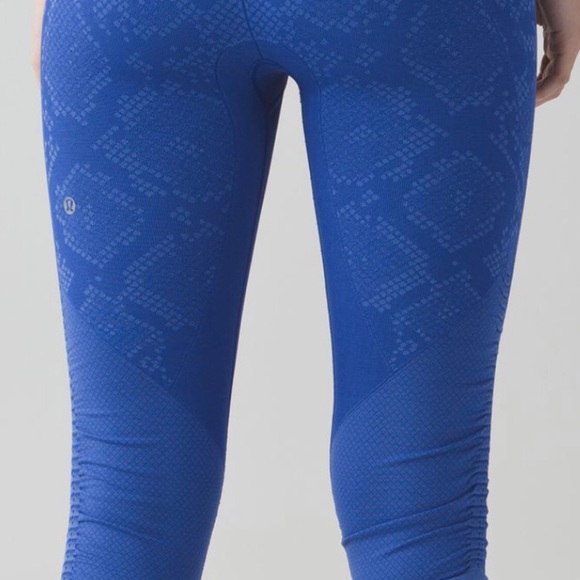 Lululemon In The Flow Crops - Picture 3 of 12